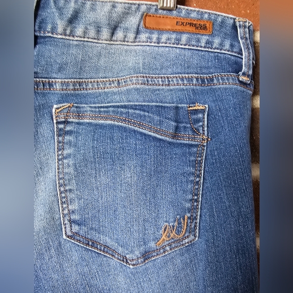 Express Jeans: Stella Low Rise Legging Jeans ❤️ - Picture 3 of 8
